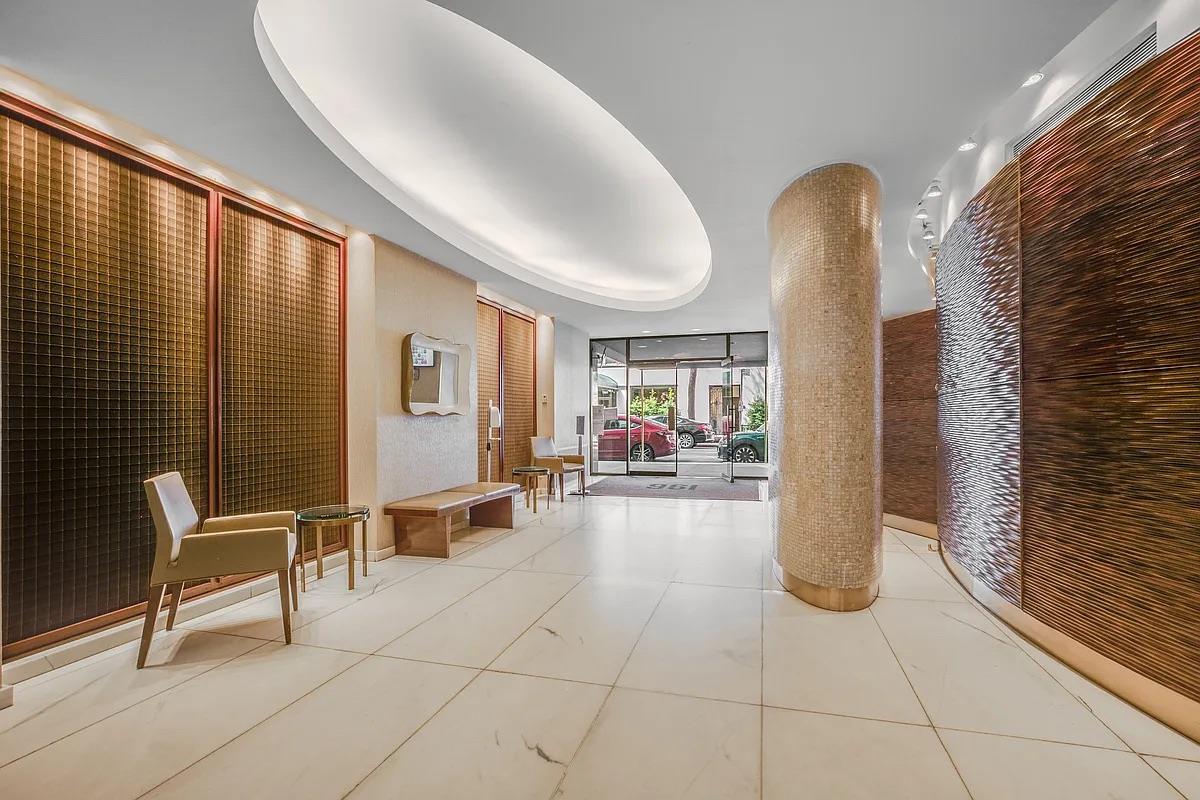 196 East 75th Street, Unit 3AB Manhattan, NY 10021 - Photo 8 of 10