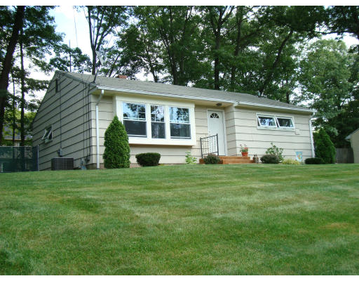 15 Yamaska Road Springfield, MA 01118 - Photo 1 of 23