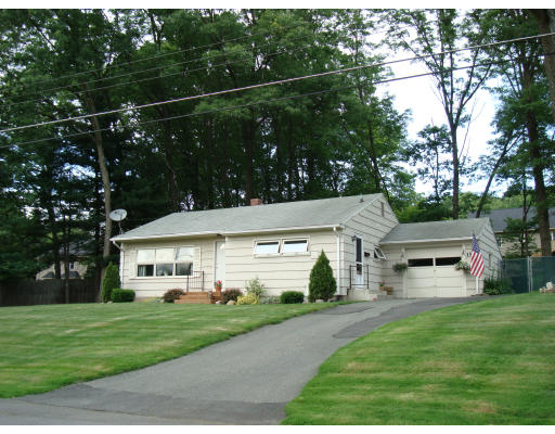 15 Yamaska Road Springfield, MA 01118 - Photo 2 of 23