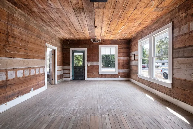 $170,000 | 304 Washington Street, Smithville, TX 78957