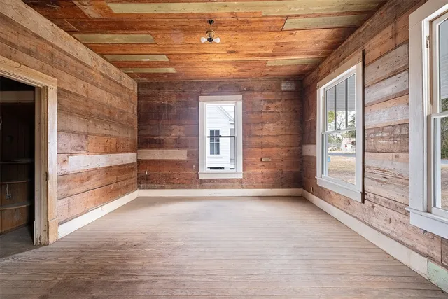 $170,000 | 304 Washington Street, Smithville, TX 78957