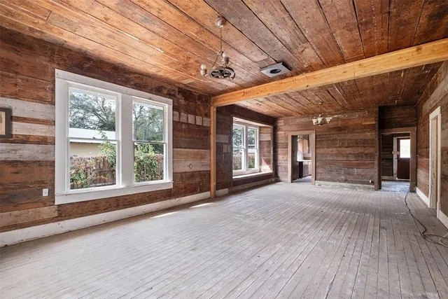 $170,000 | 304 Washington Street, Smithville, TX 78957