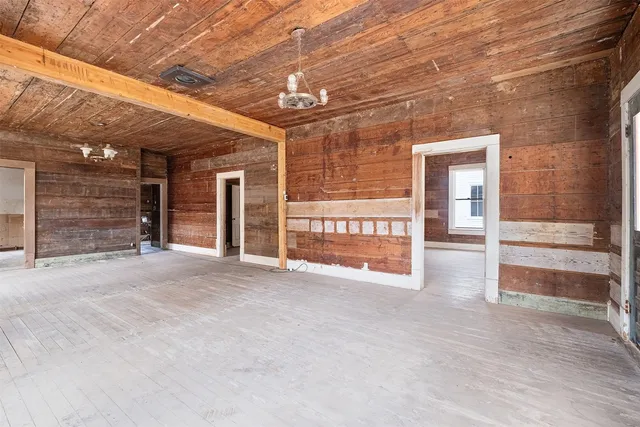 $170,000 | 304 Washington Street, Smithville, TX 78957