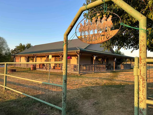 $1,250,000 | 1149 County Road 4200, Elk City, KS 67344