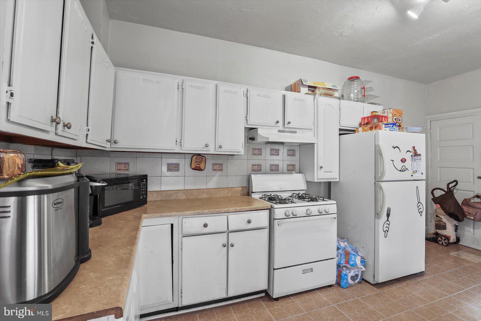 58 North Tremont Street York, PA 17403 - Photo 8 of 29