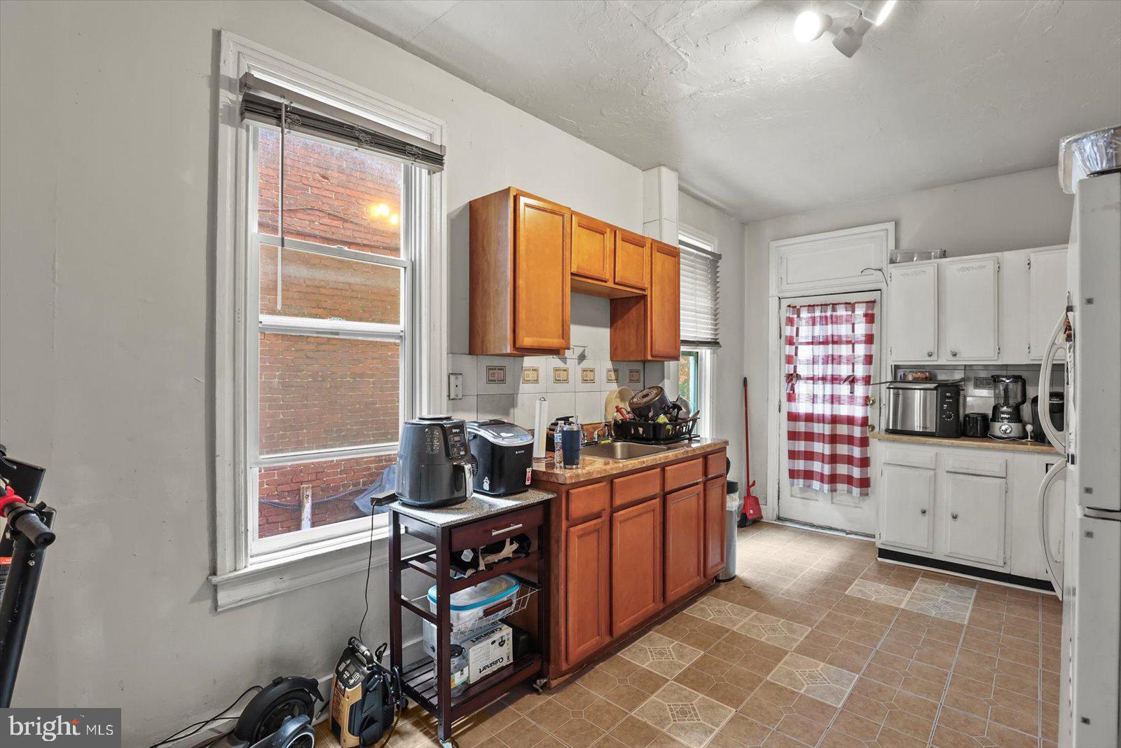 58 North Tremont Street York, PA 17403 - Photo 10 of 29