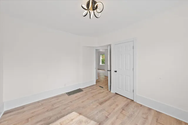 $1,500 | 2026 East Kenilworth Place, Unit 2, Milwaukee, WI 53202