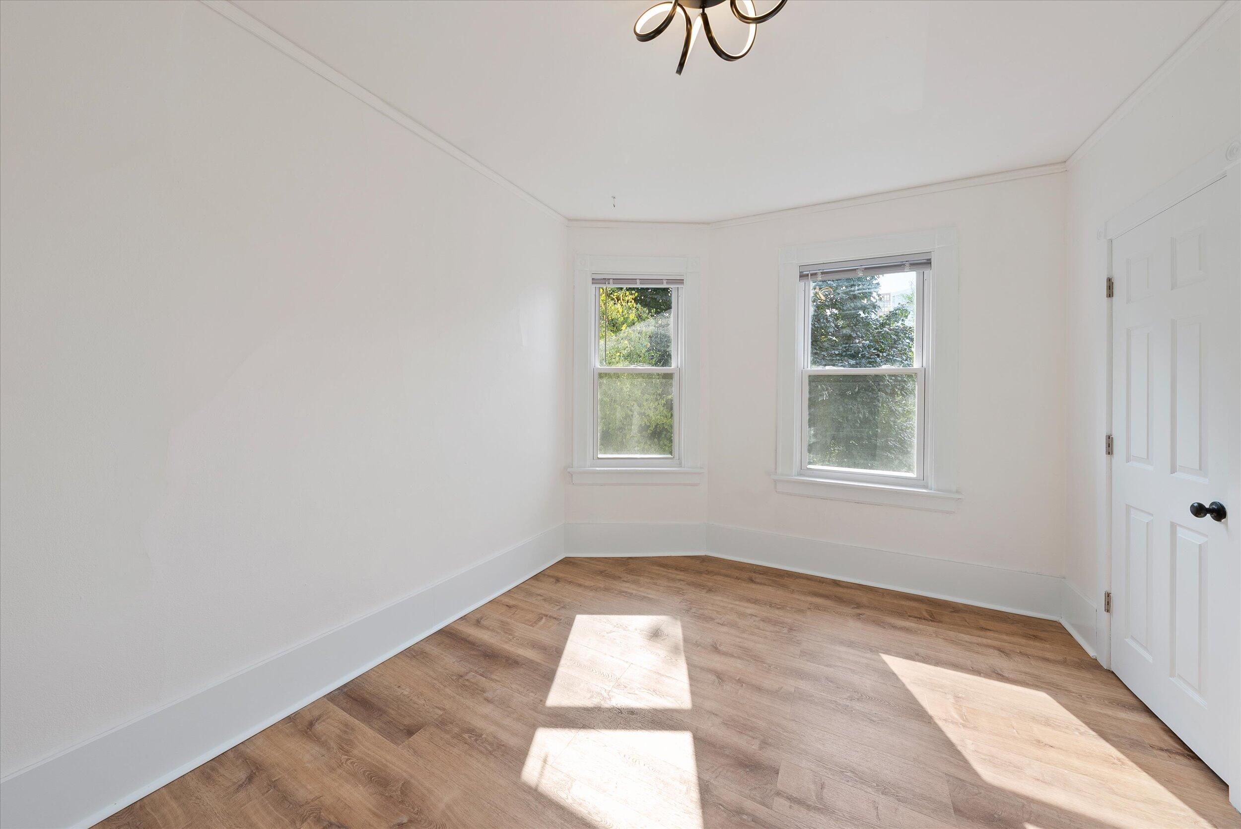 2026 East Kenilworth Place, Unit 2 Milwaukee, WI 53202 - Photo 10 of 16 21-Bedroom