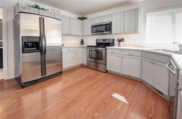 8107 Oliver Road Peyton, CO 80831 - Photo 11 of 36 Stainless steel appliances