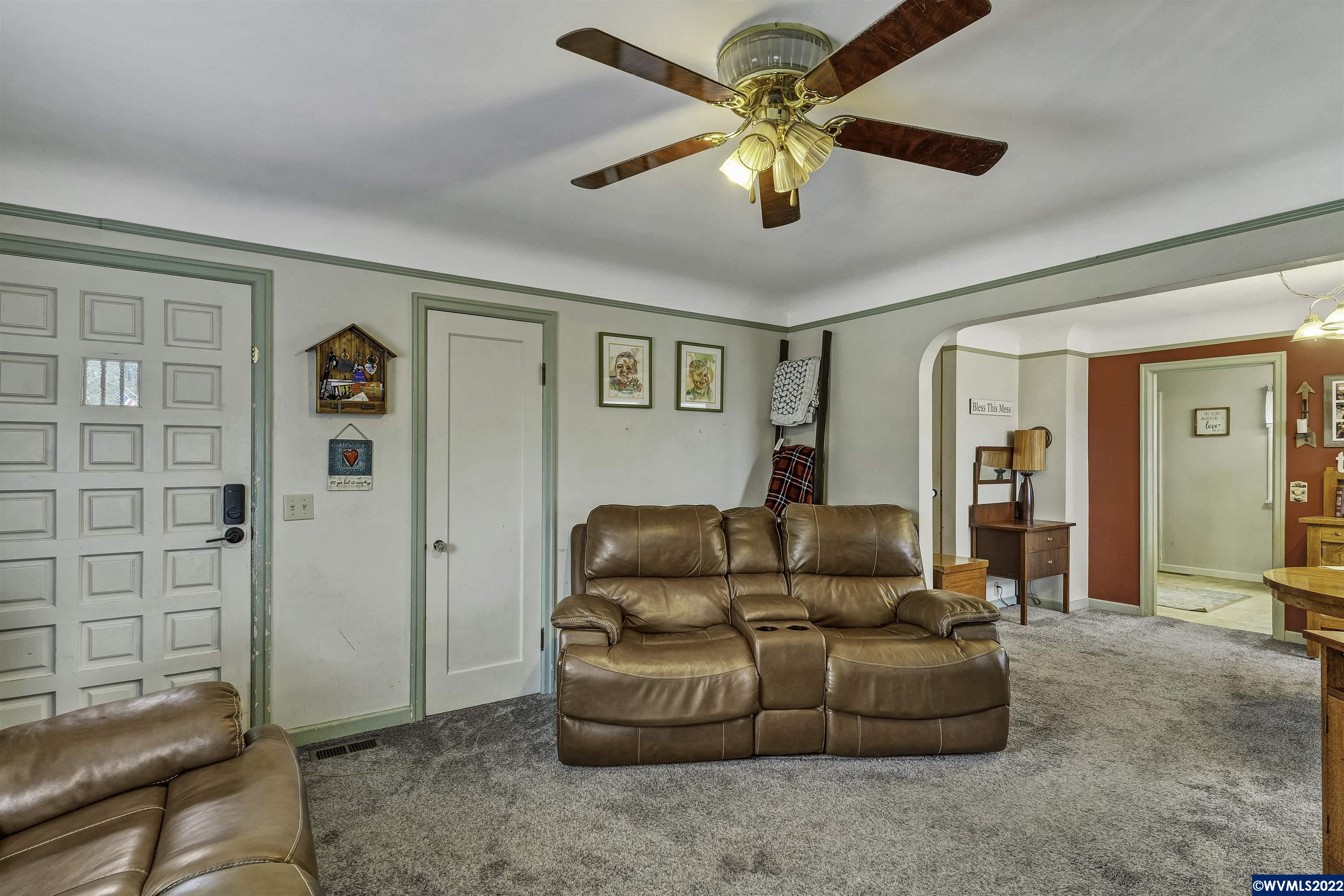 1590 Southwest Ellis Street Dallas, OR 97338 - Photo 8 of 36 Gallery Image 8