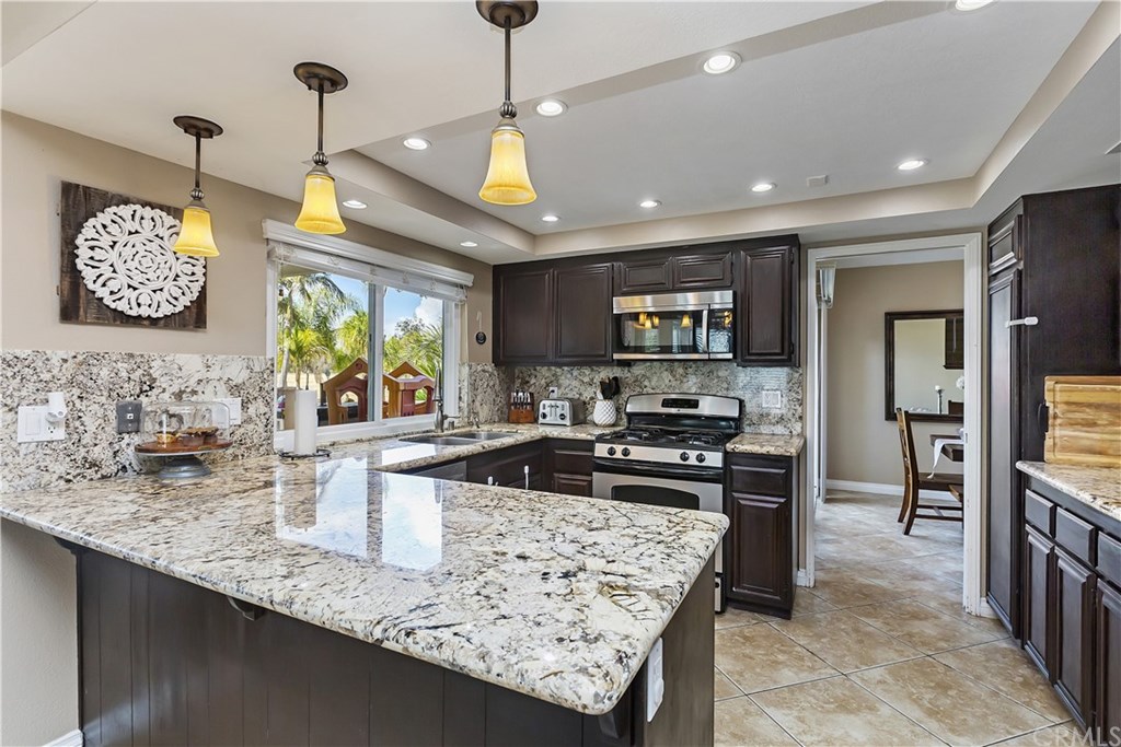 1031 Mission Grove Parkway North Riverside, CA 92506 - Photo 15 of 40