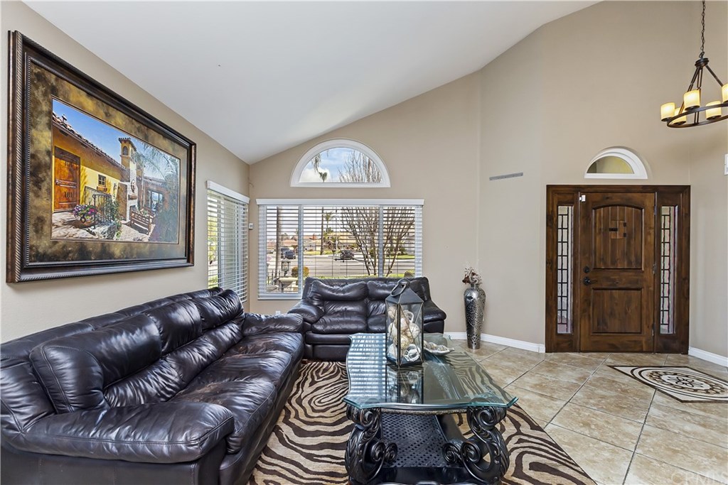 1031 Mission Grove Parkway North Riverside, CA 92506 - Photo 18 of 40