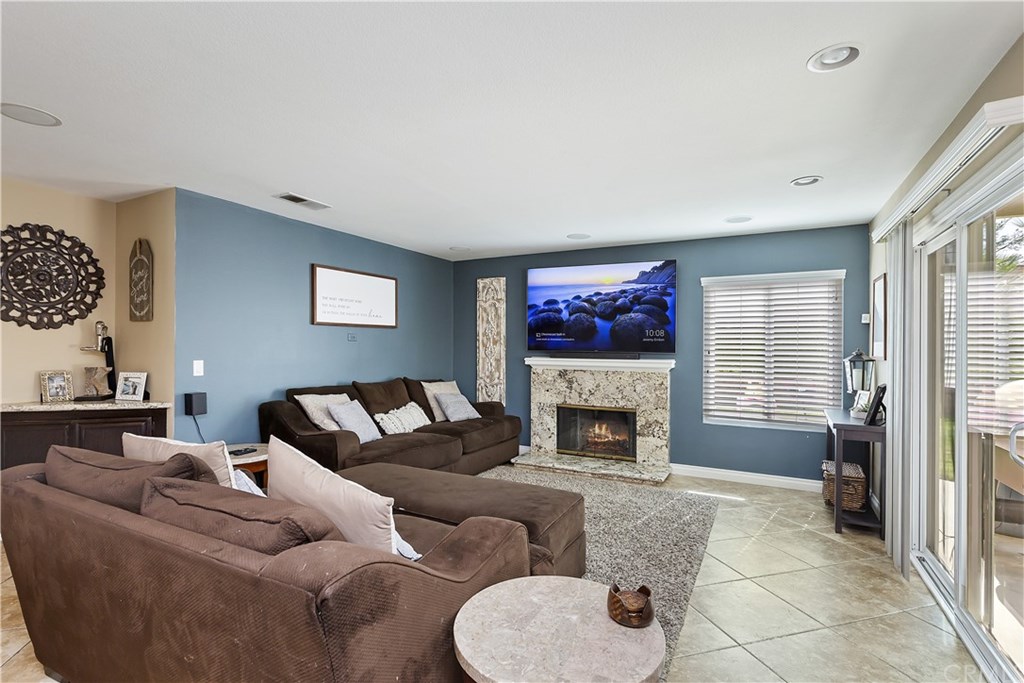 1031 Mission Grove Parkway North Riverside, CA 92506 - Photo 20 of 40