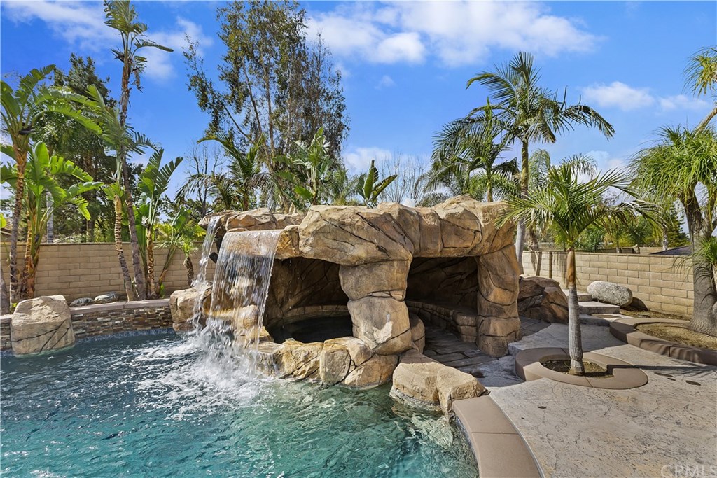 1031 Mission Grove Parkway North Riverside, CA 92506 - Photo 4 of 40