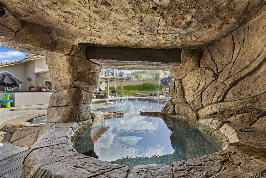 1031 Mission Grove Parkway North Riverside, CA 92506 - Photo 7 of 40