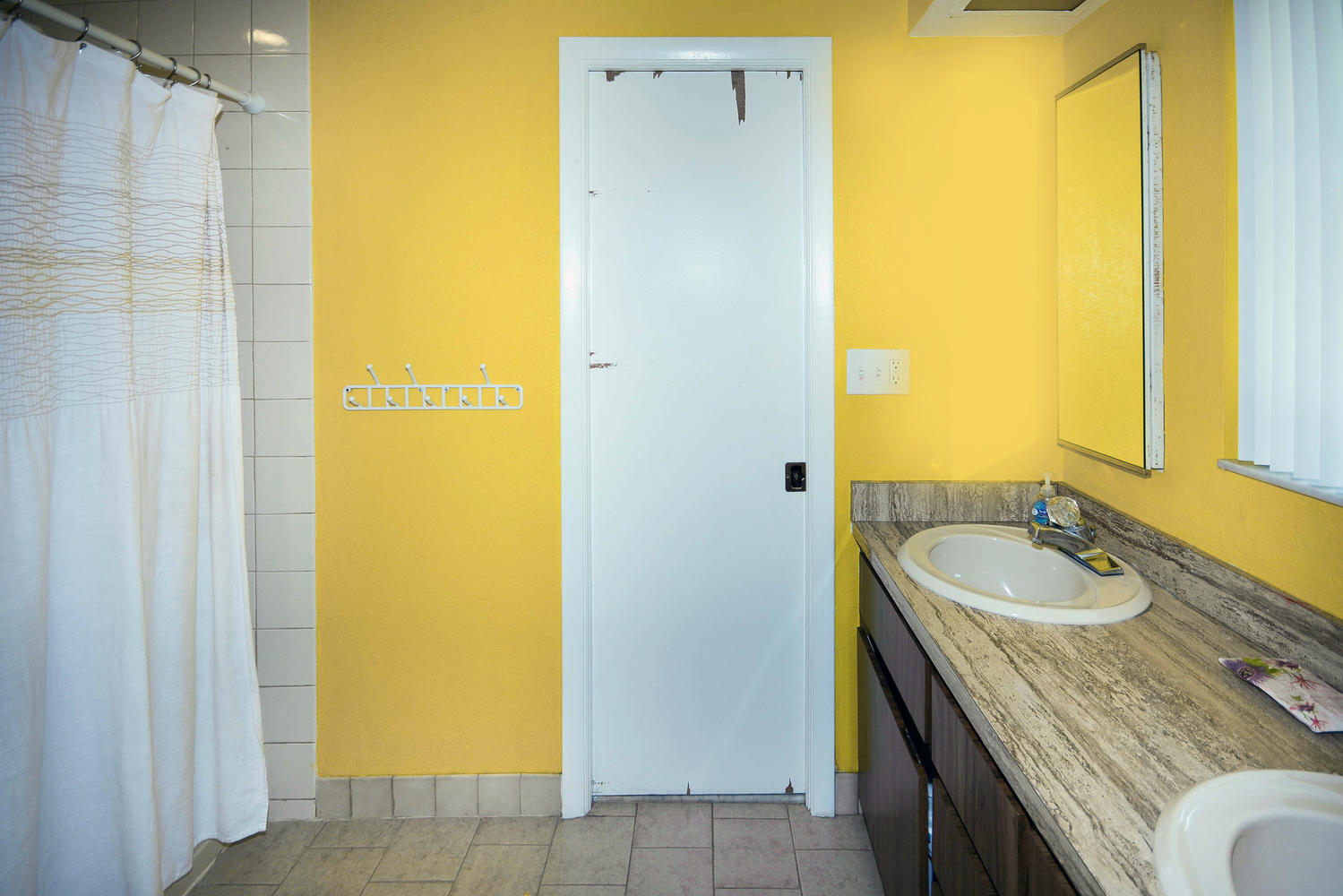 11051 Monet Ridge Road Palm Beach Gardens, FL 33410 - Photo 20 of 29 Jack & Jill Bath