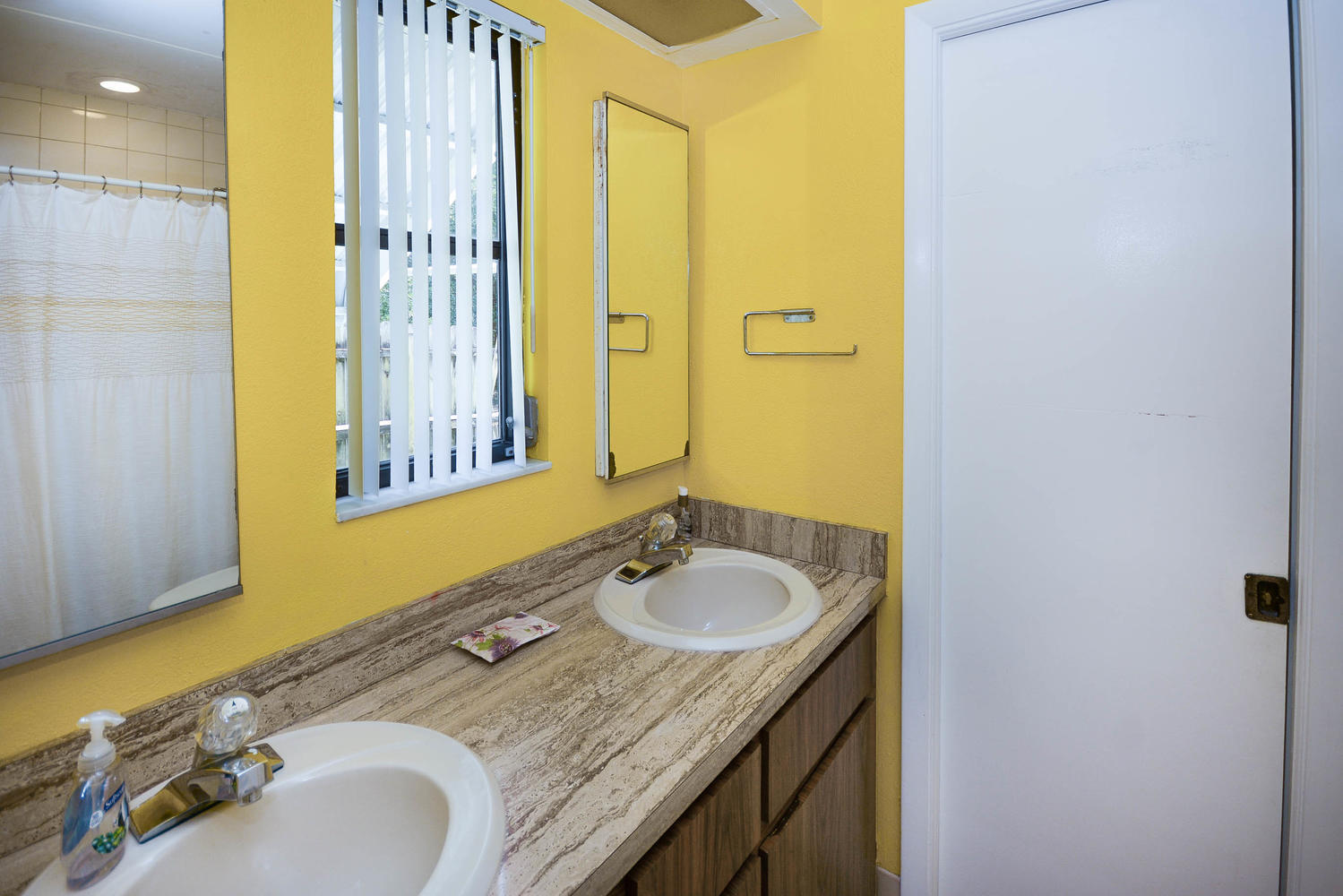 11051 Monet Ridge Road Palm Beach Gardens, FL 33410 - Photo 21 of 29 Jack & Jill Bath