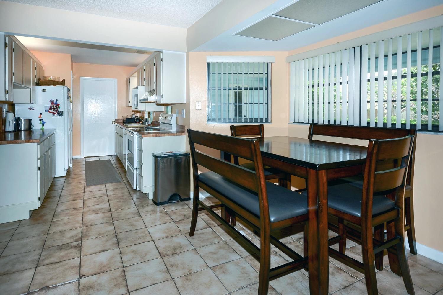 11051 Monet Ridge Road Palm Beach Gardens, FL 33410 - Photo 9 of 29 Dining Area
