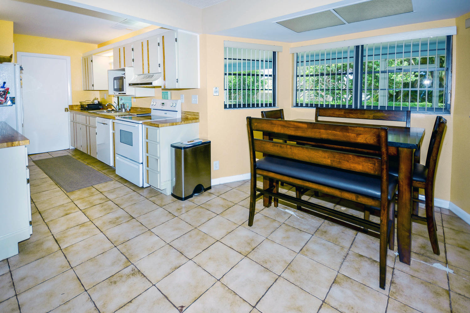 11051 Monet Ridge Road Palm Beach Gardens, FL 33410 - Photo 10 of 29 Kitchen/Dining Area