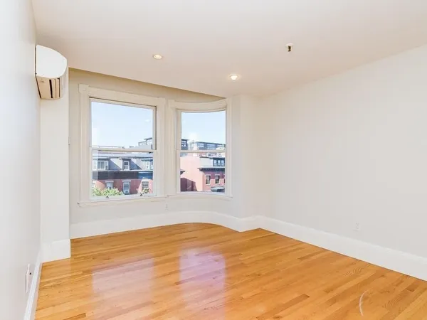 $4,250 | 492 Massachusetts Avenue, Unit 52, Boston, MA 02118