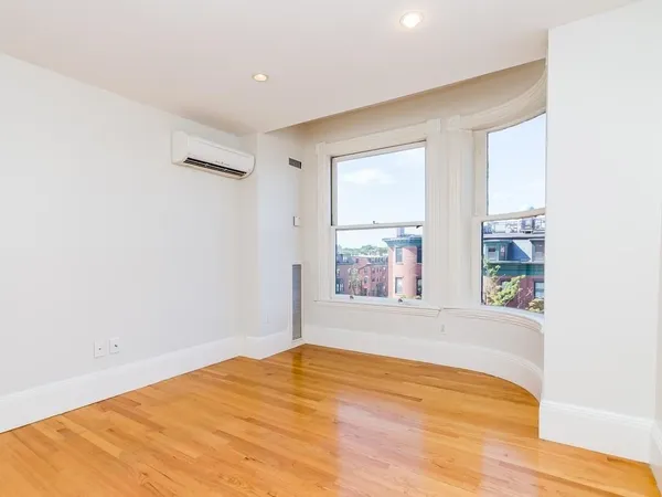 $4,250 | 492 Massachusetts Avenue, Unit 52, Boston, MA 02118