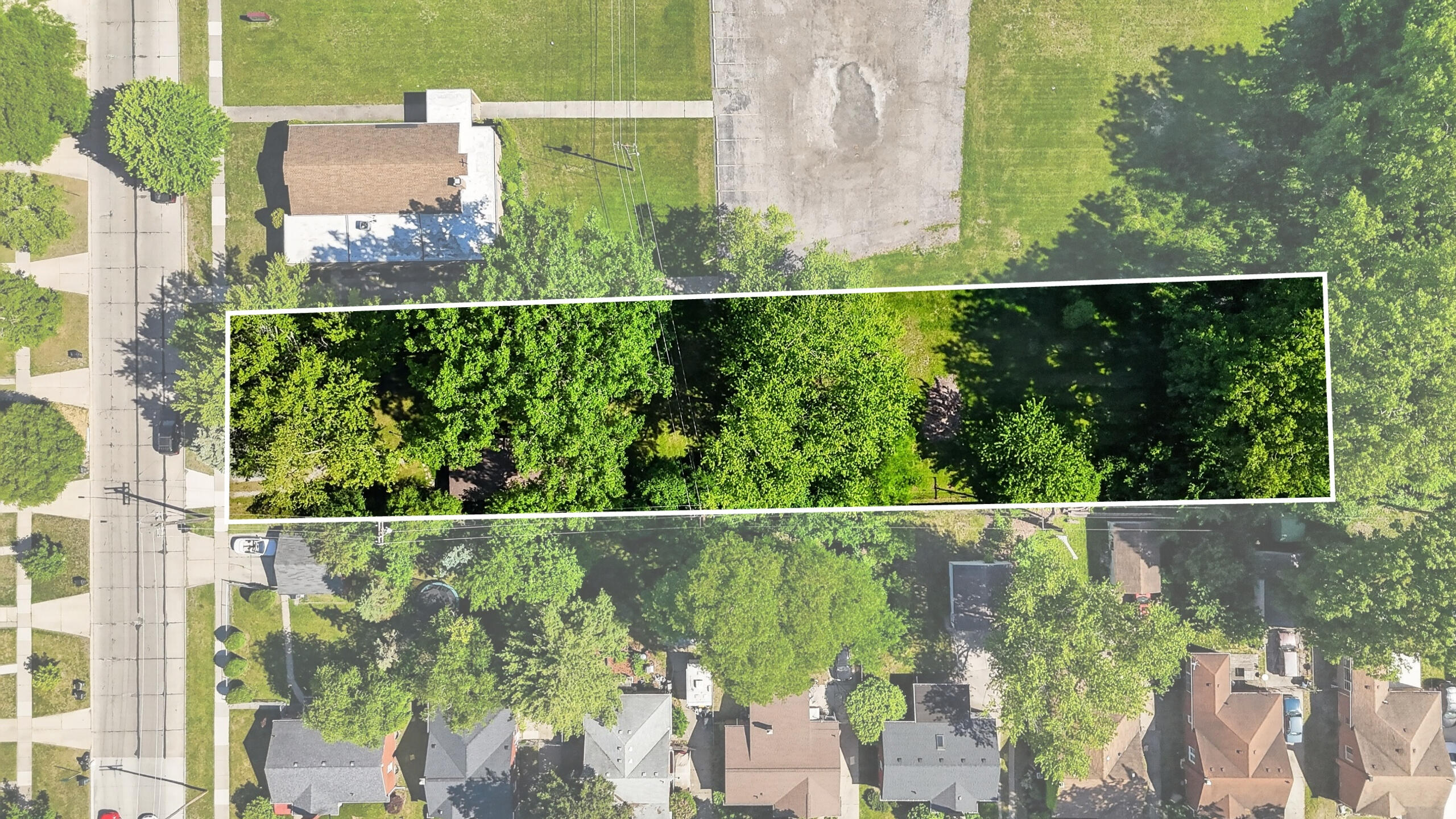 23830 Scotia Road Oak Park, MI 48237 - Photo 4 of 28 DJI_20260603103201_0055_D