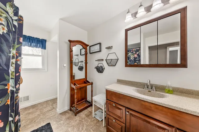 $649,000 | N69W27233 Hickory Chasm Drive, Lisbon, WI 53089