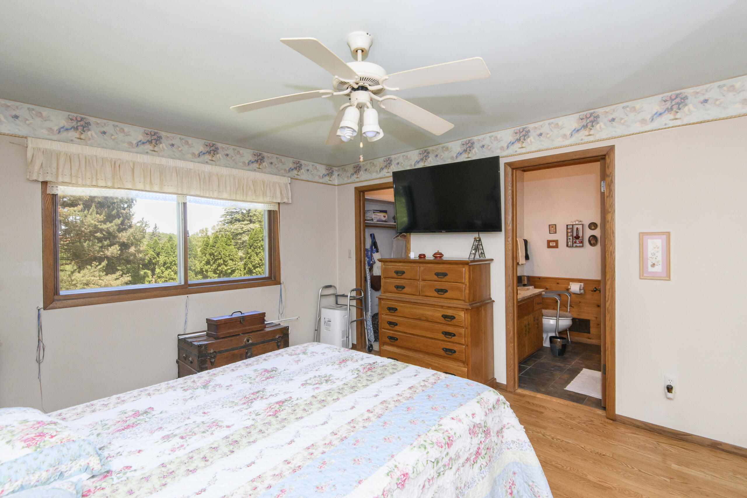 S78W31428 Sugden Road Mukwonago, WI 53149 - Photo 17 of 42 Primary Bedroom