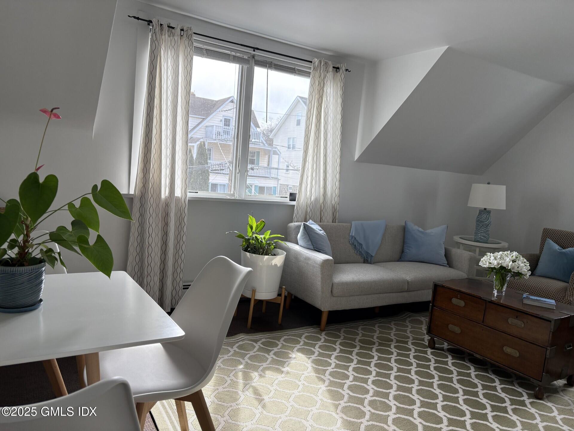 129 Halstead Avenue, Unit 2 Greenwich, CT 06831 - Photo 2 of 10 129 Halstead #2 2025 LR