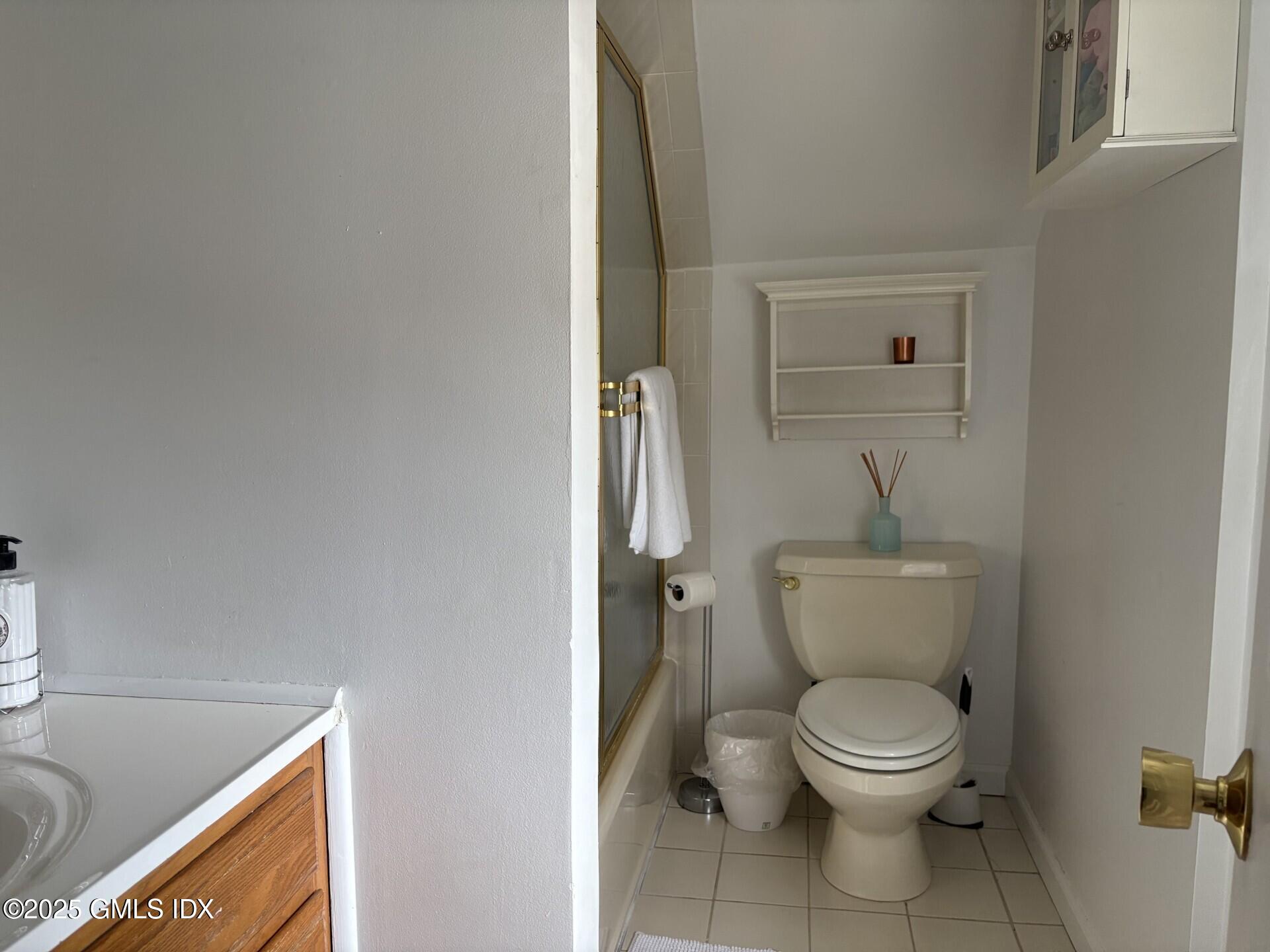 129 Halstead Avenue, Unit 2 Greenwich, CT 06831 - Photo 8 of 10 129 Halstead #2 2025 bathroom