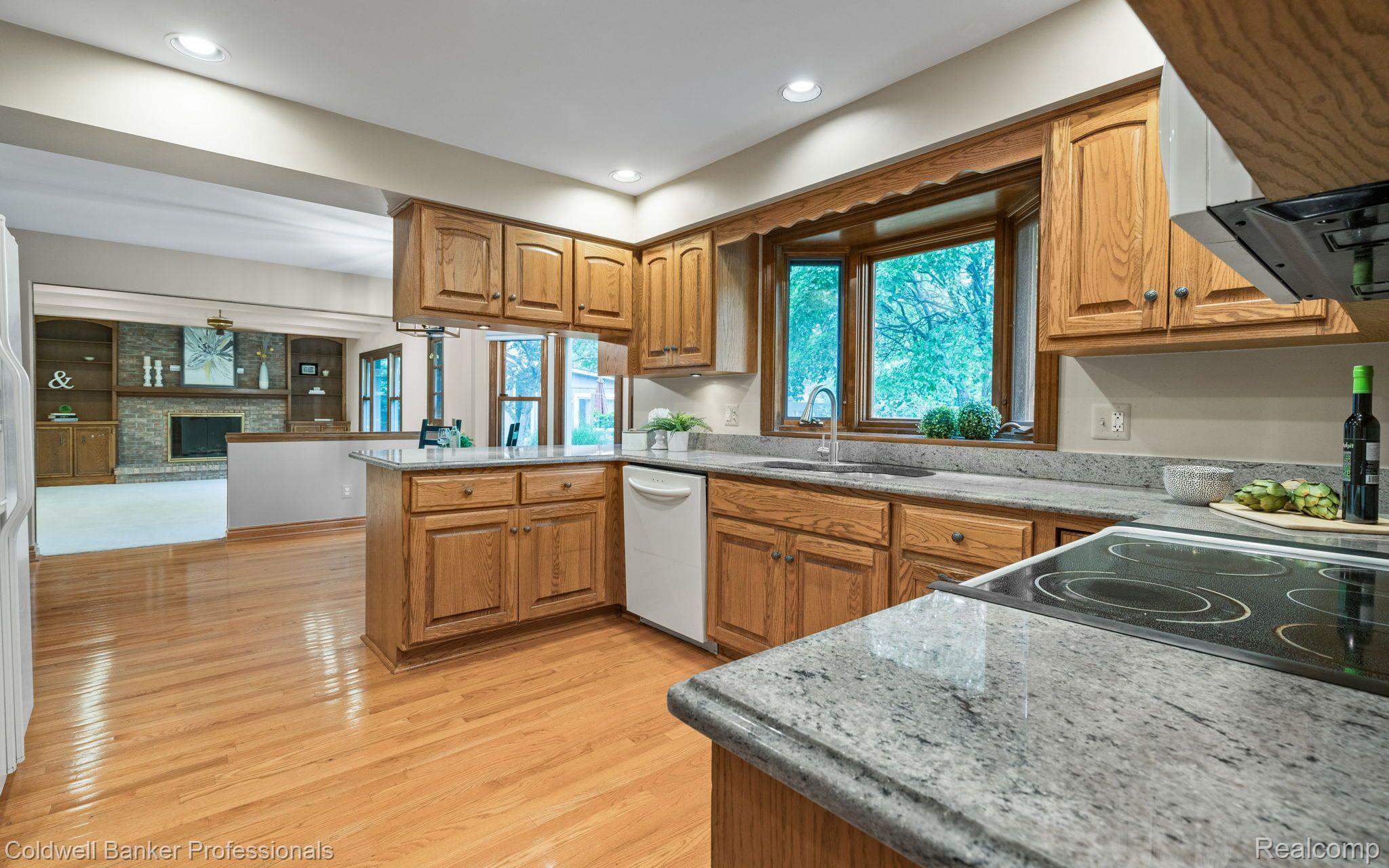 2464 Kimberly Fair Street Rochester, MI 48309 - Photo 10 of 36 Gallery Image 10