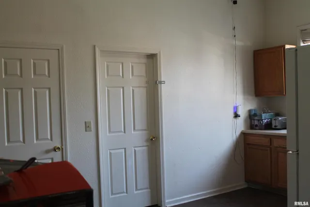 $295,000 | 307 West College Street, Carbondale, IL 62901