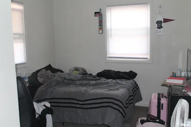 $295,000 | 307 West College Street, Carbondale, IL 62901