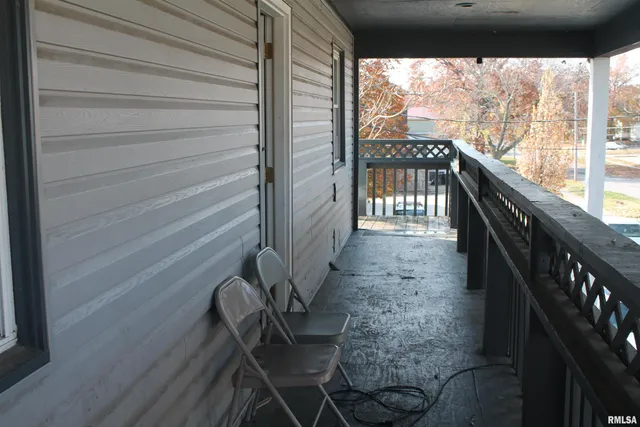 $295,000 | 307 West College Street, Carbondale, IL 62901