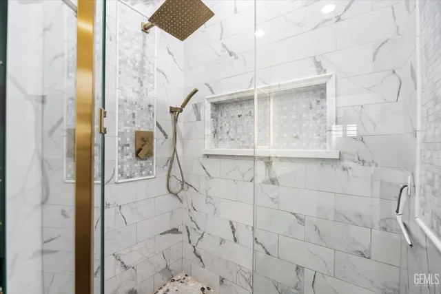 a view of a storage & utility room