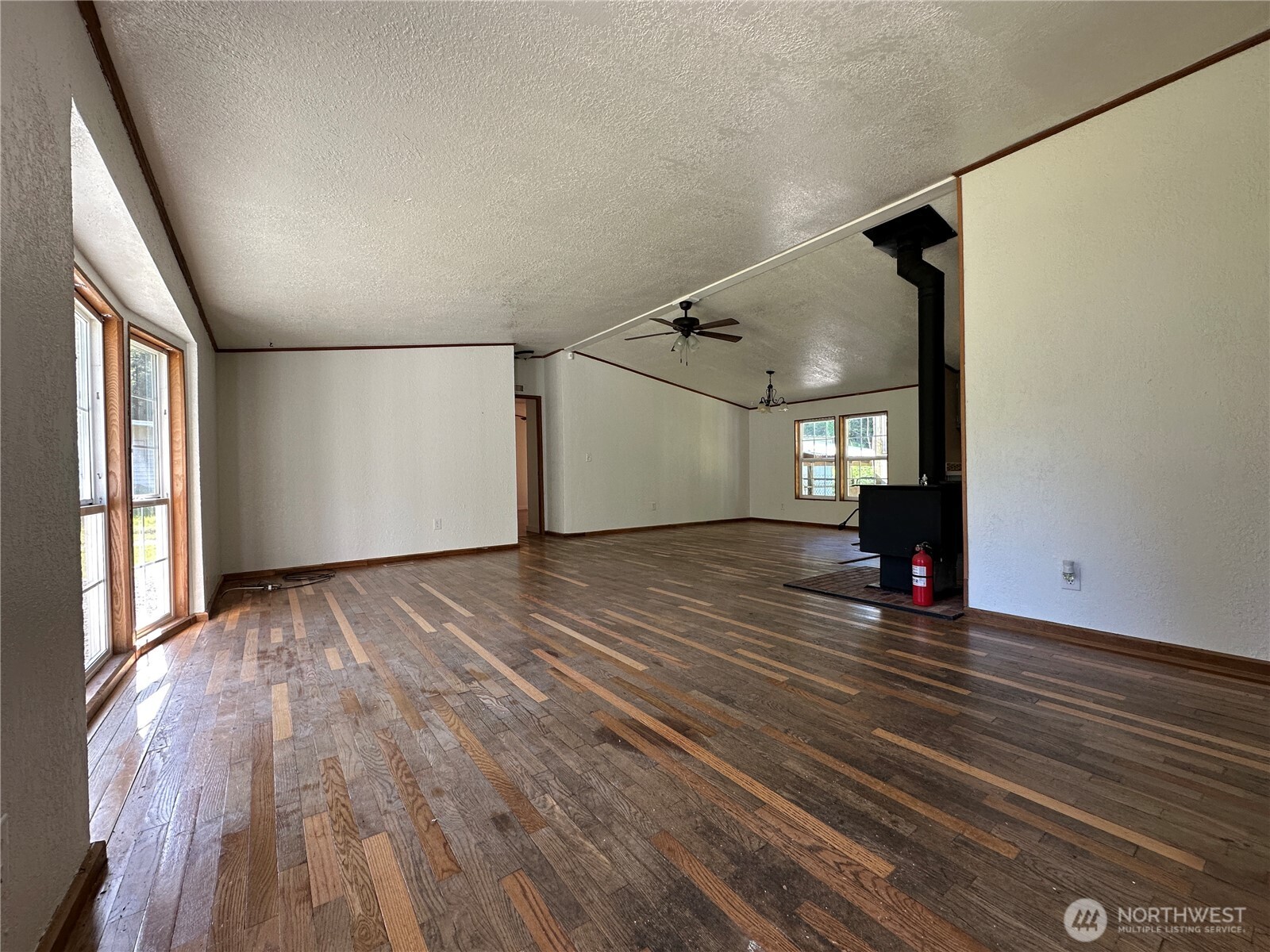 4290 Sunnyslope Road Southwest Port Orchard, WA 98367 - Photo 4 of 27 Gallery Image 4