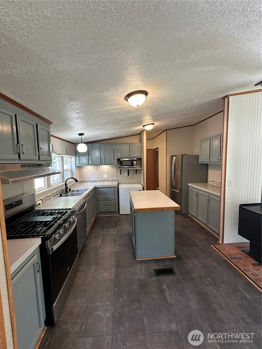 4290 Sunnyslope Road Southwest Port Orchard, WA 98367 - Photo 9 of 27 Gallery Image 9
