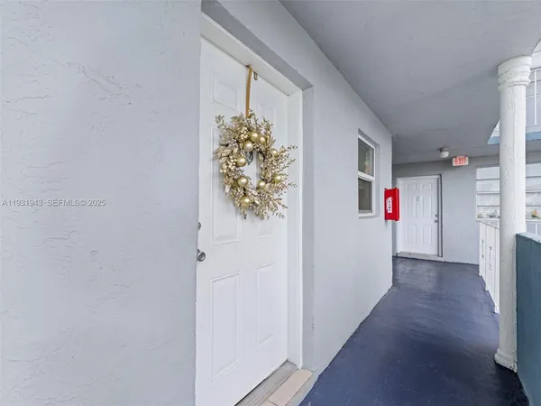 $235,900 | 1655 West 44th Place, Unit 448, Hialeah, FL 33012