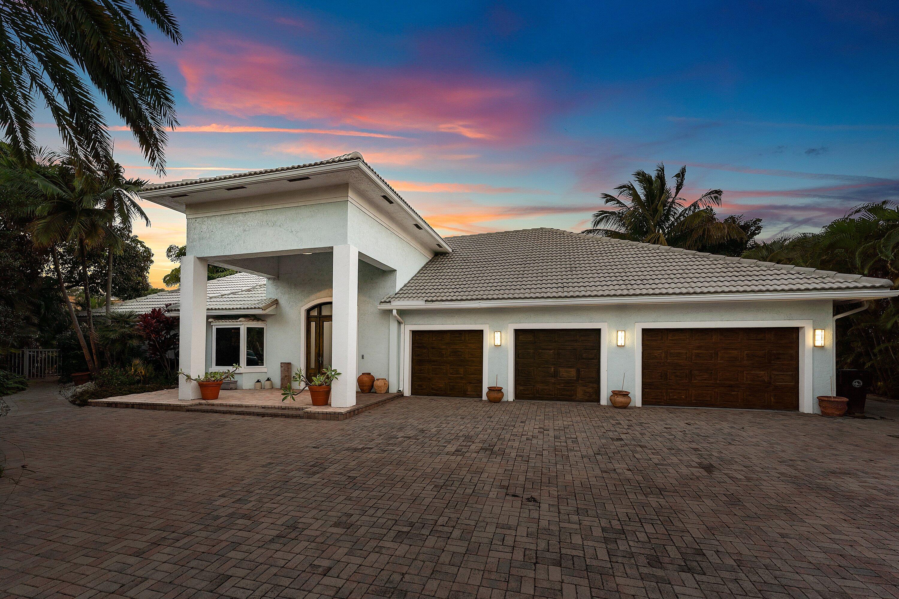 2311 Northeast 47th Street Lighthouse Point, FL 33064 - Photo 2 of 40 front