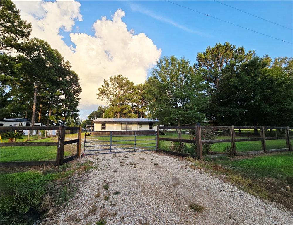 31268 Crain Road Albany, LA 70711 - Photo 2 of 20