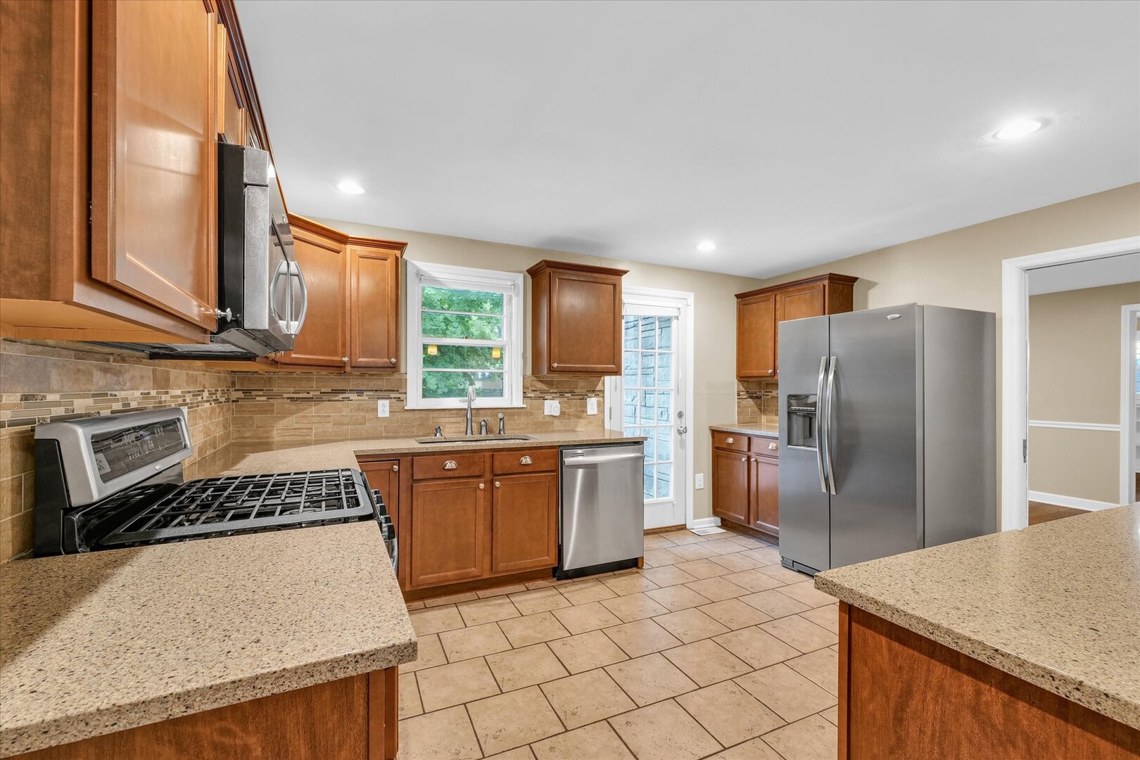 1204 Mayfair Road Champaign, IL 61821 - Photo 11 of 38 Gallery Image 11