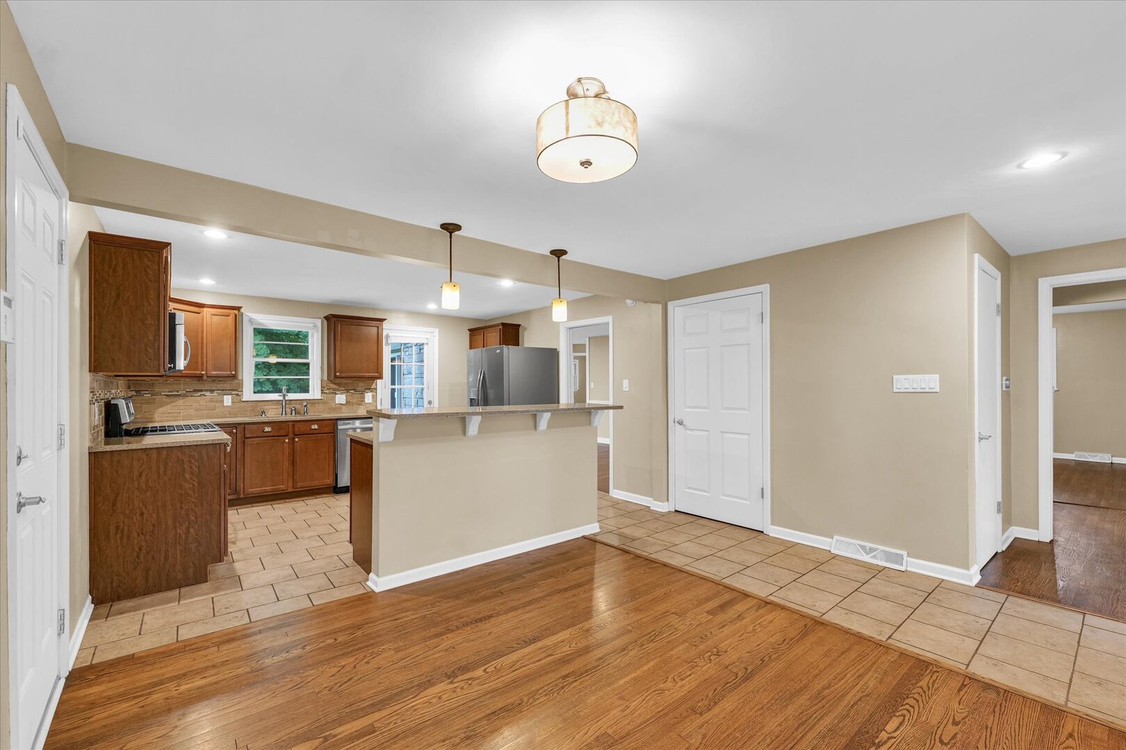 1204 Mayfair Road Champaign, IL 61821 - Photo 10 of 38 Gallery Image 10