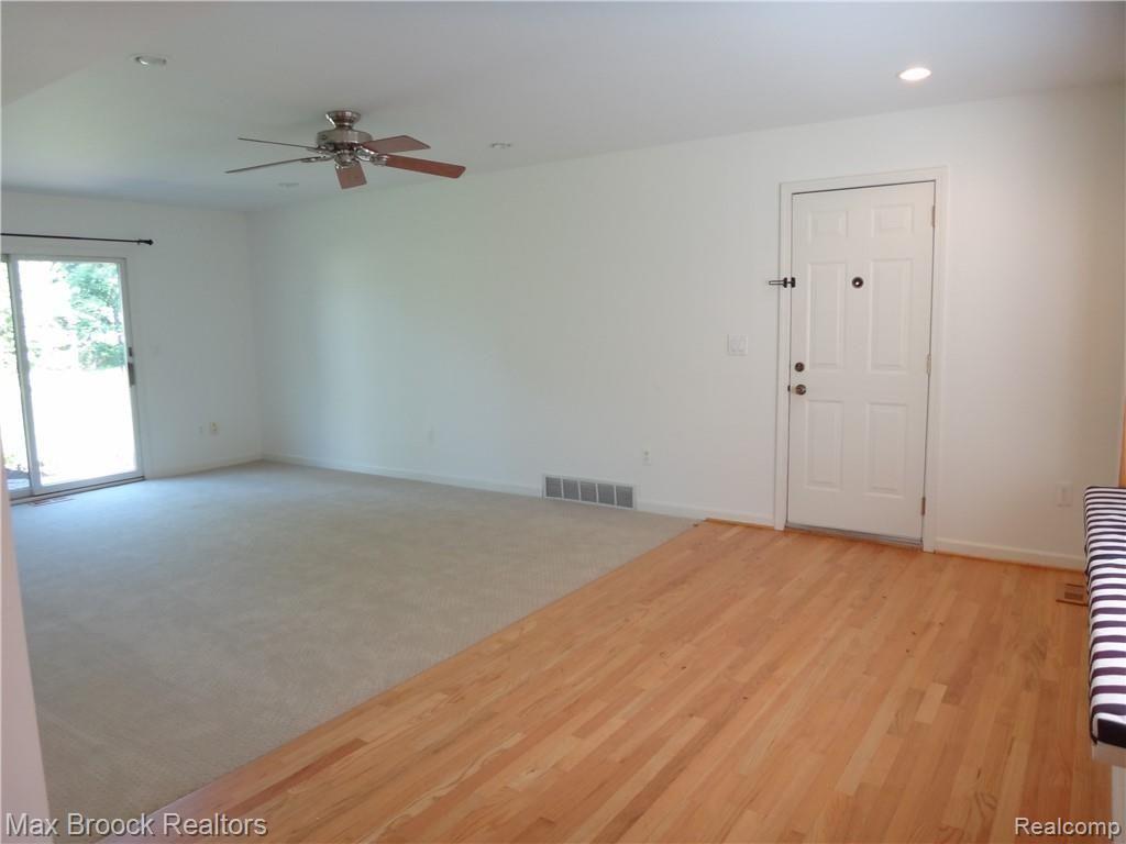 2750 Mohawk Lane Rochester Hills, MI 48306 - Photo 18 of 32