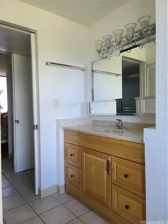 $2,895 | 320 Liliʻuokalani Avenue, Unit 2304, Honolulu, HI 96815