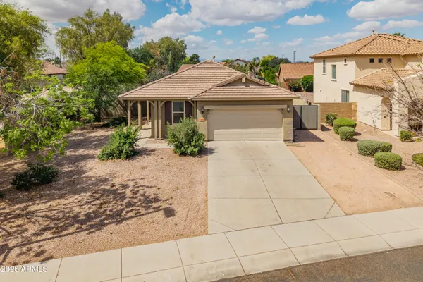 $515,000 | 5084 South Stonecreek Boulevard, Gilbert, AZ 85298