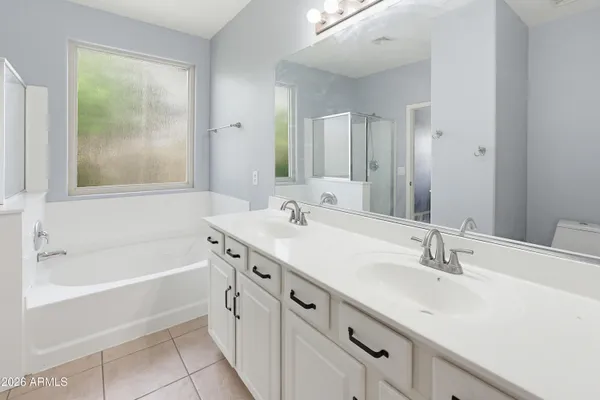 $515,000 | 5084 South Stonecreek Boulevard, Gilbert, AZ 85298