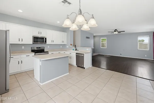 $515,000 | 5084 South Stonecreek Boulevard, Gilbert, AZ 85298