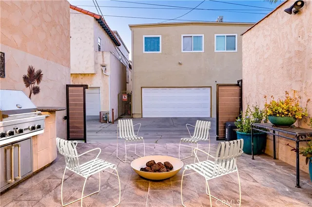 $1,295,000 | 143 Roycroft Avenue, Long Beach, CA 90803