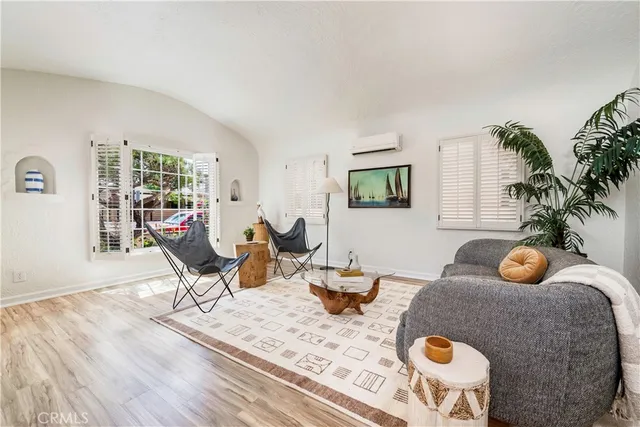 $1,295,000 | 143 Roycroft Avenue, Long Beach, CA 90803