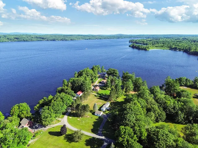 $1,200,000 | 41 Milkweed Lane, Sidney, ME 04330